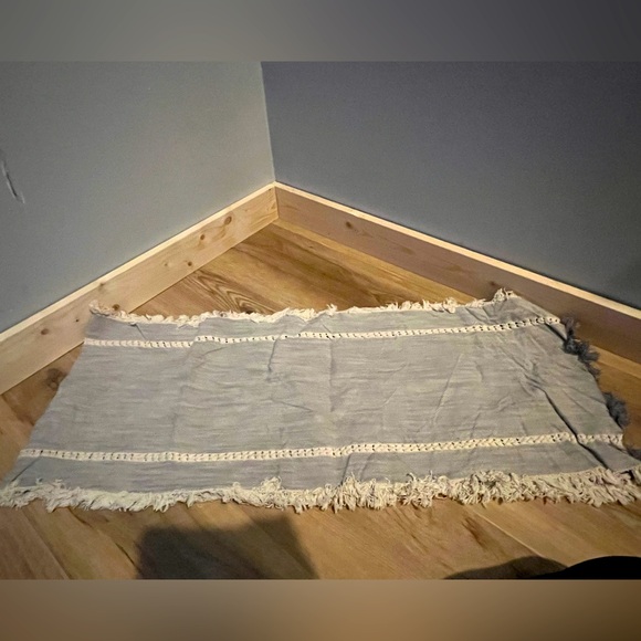 Table Runner - Picture 4 of 5